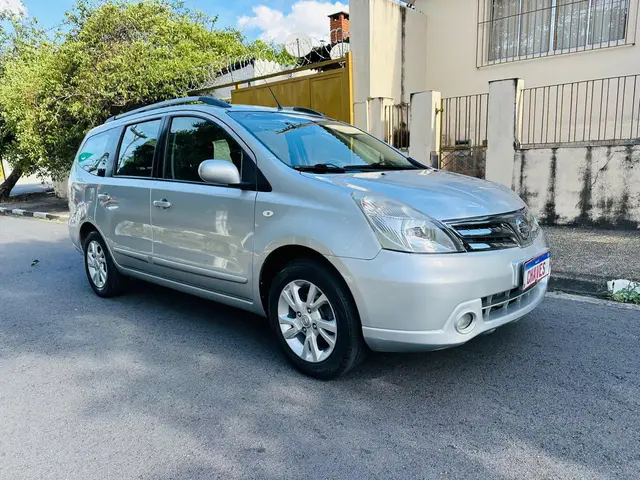 Carro Nissan Grand Livina 2013 SL 1.8 16V Flex Fuel Aut.