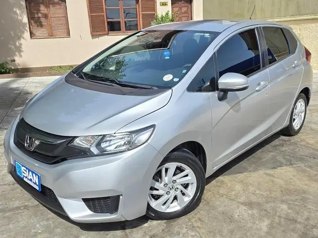 Carro Honda Fit 2015 1.5 16v LX CVT (Flex)