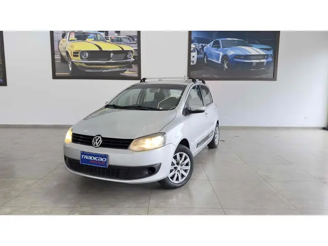 Carro Volkswagen Fox 2014 1.0 TEC (Flex) 4p