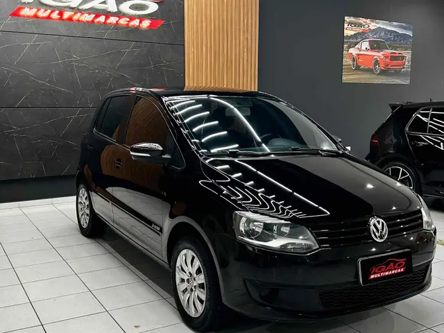 Carro Volkswagen Fox 2014 1.0 TEC (Flex) 4p