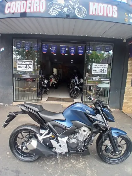 Moto Honda CB 300F Twister 2025 (ABS)