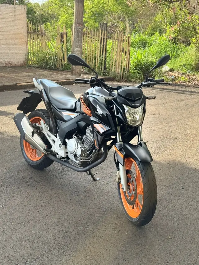 Moto Honda CB 250F Twister 2021 (CBS)