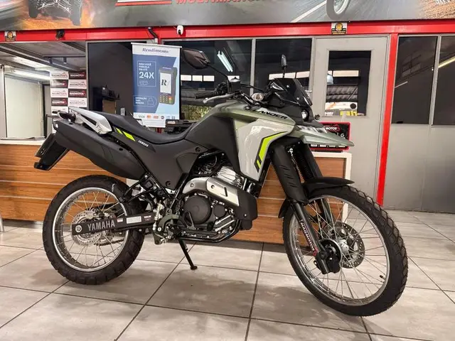 Moto Yamaha XTZ 250 Lander 2025 Connected