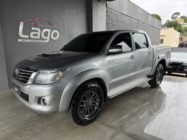 Carro Toyota Hilux Cabine Dupla 2015 Hilux 3.0 TDI 4x4 CD SRV (Aut)