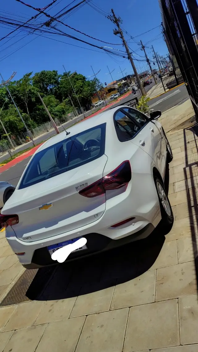 Carro Chevrolet Onix Plus 2023 LT 1.0 Turbo (Aut.)