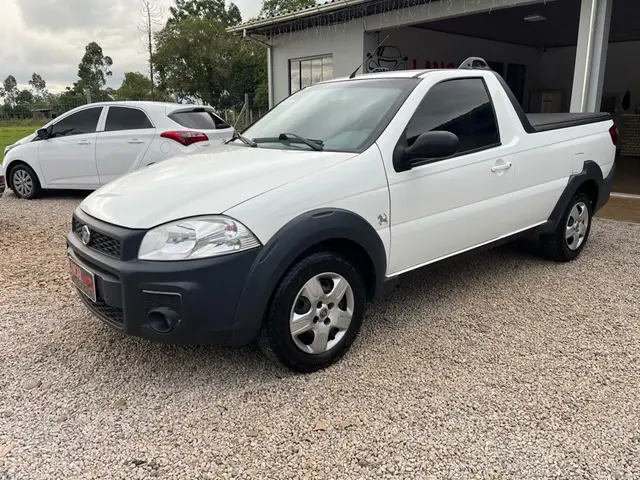 Carro Fiat Strada 2017 Hard Working 1.4 (Flex) (Cabine Simples)