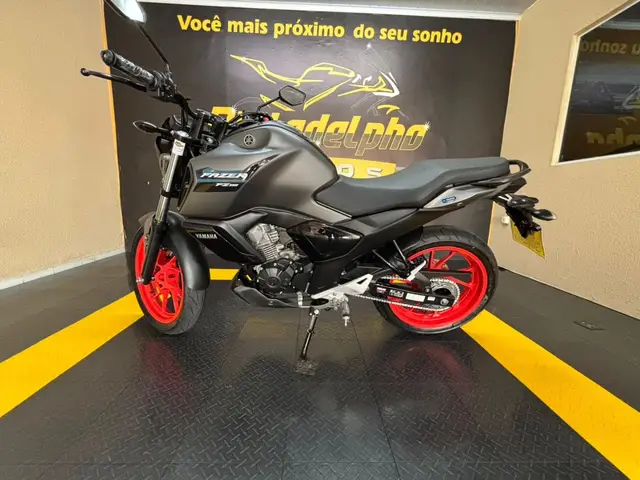 Moto Yamaha Fazer FZ15 2025 ABS