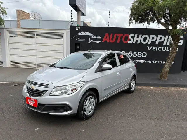 Carro Chevrolet Onix 2014 1.0 LT SPE/4