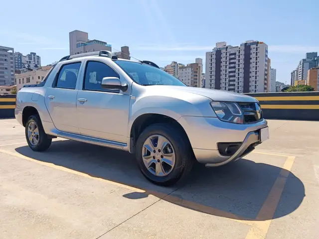 Carro Renault Duster Oroch 2016 2.0 16V Dynamique (Flex)
