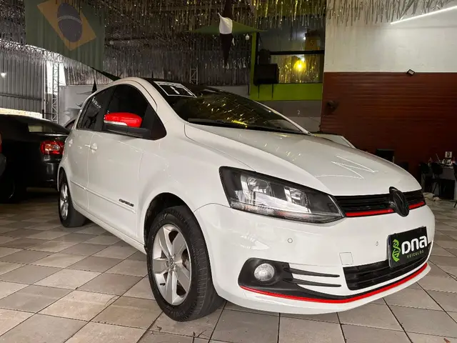 Carro Volkswagen Fox 2017 1.0 MPI Comfortline (Flex)