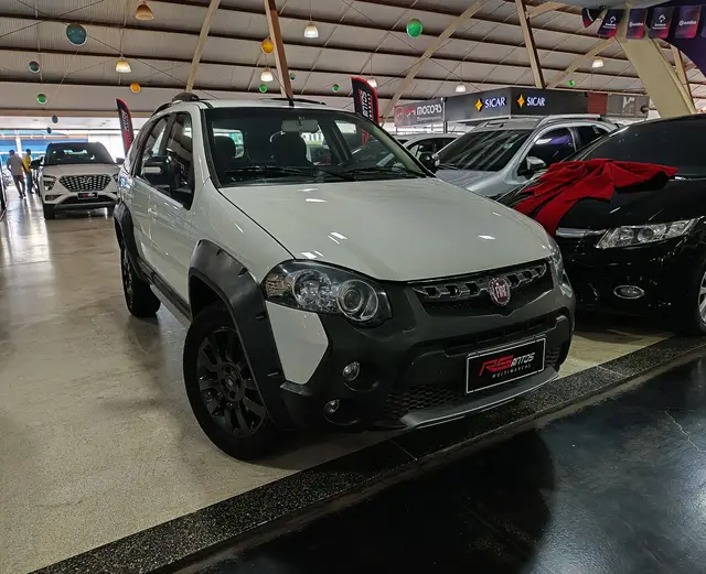 Carro Fiat Weekend 2016 Adventure 1.8 E.torQ Dualogic (Flex)