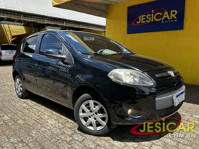 Carro Fiat Palio 2013 Attractive 1.4 8V (Flex)