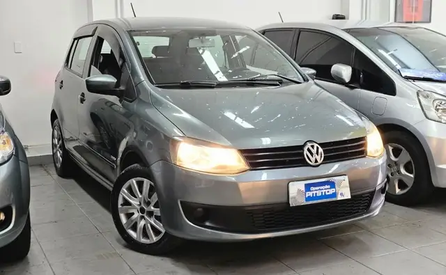 Carro Volkswagen Fox 2011 1.0 8V (Flex) 4p