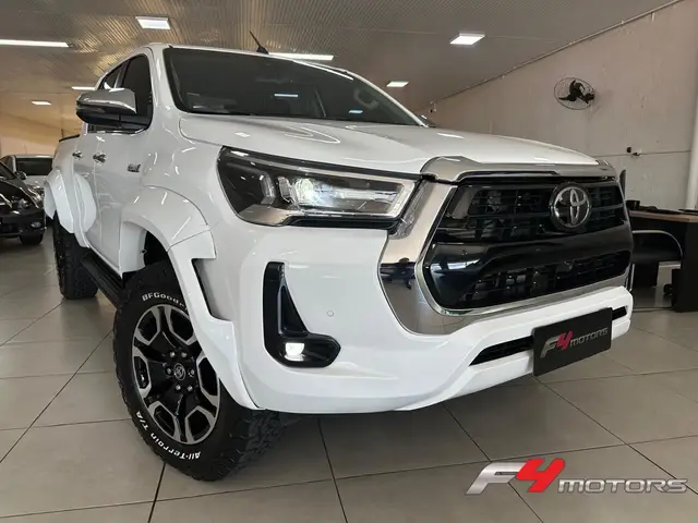 Carro Toyota Hilux Cabine Dupla 2025 SRX 4x4 2.8 Diesel