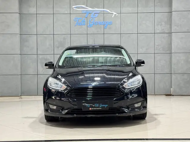 Carro Ford Focus Sedan 2016 Titanium Plus 2.0 PowerShift (Aut)