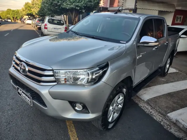Carro Toyota Hilux Cabine Dupla 2017 Hilux 2.8 TDI SRV CD 4x4 (Aut)