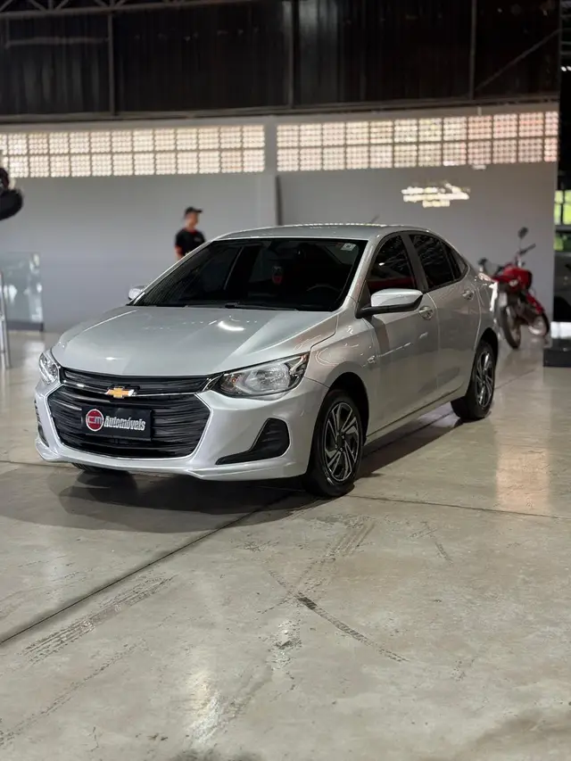 Carro Chevrolet Onix Plus 2023 LT 1.0