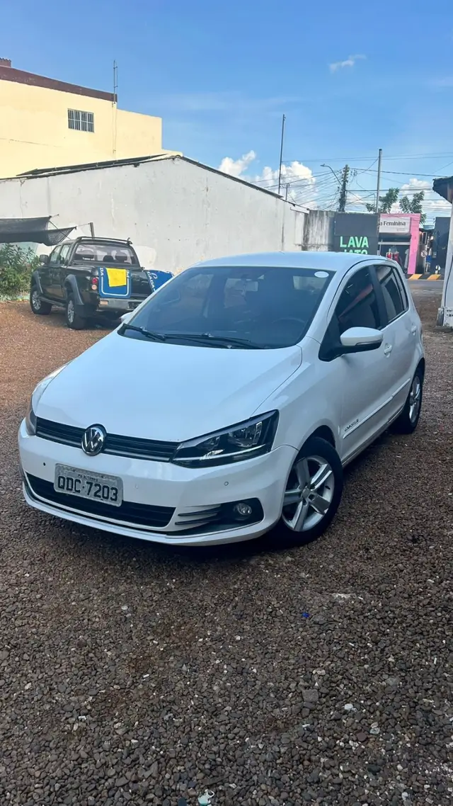 Carro Volkswagen Fox 2015 Comfortline 1.0 TEC (Flex)