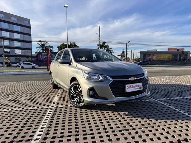 Carro Chevrolet Onix 2025 LT 1.0