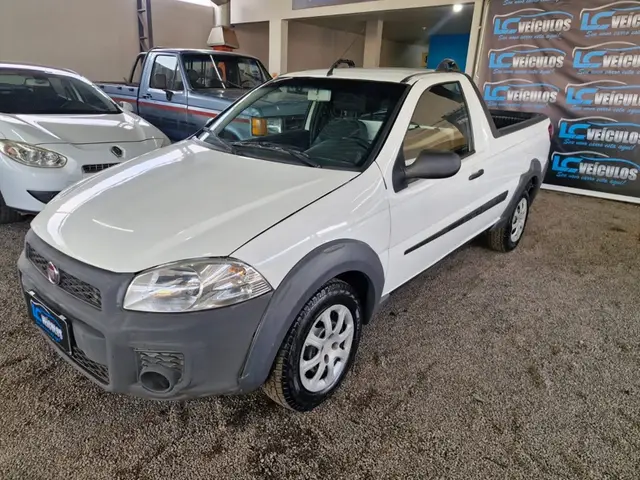 Carro Fiat Strada 2015 Working 1.4 (Flex)