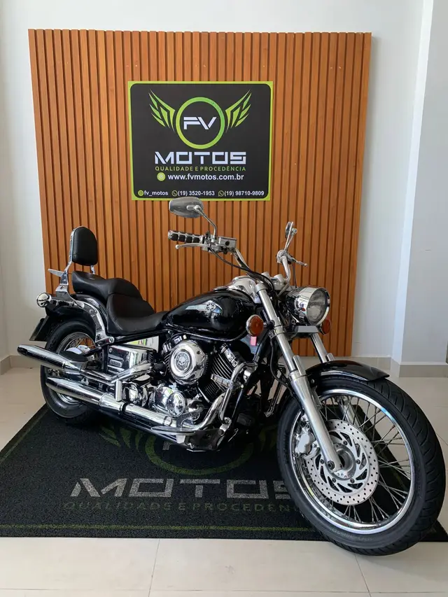 Moto Yamaha XVS 650 2004 Drag Star