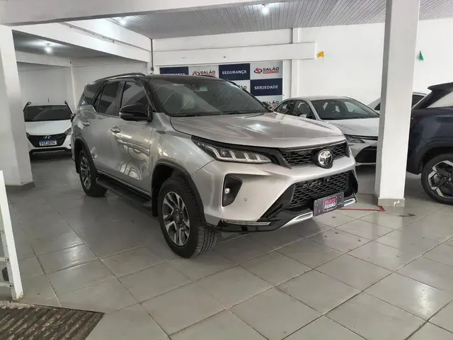 Carro Toyota SW4 2022 Diamond  2.8 turbodiesel 7L 4x4 (Aut)