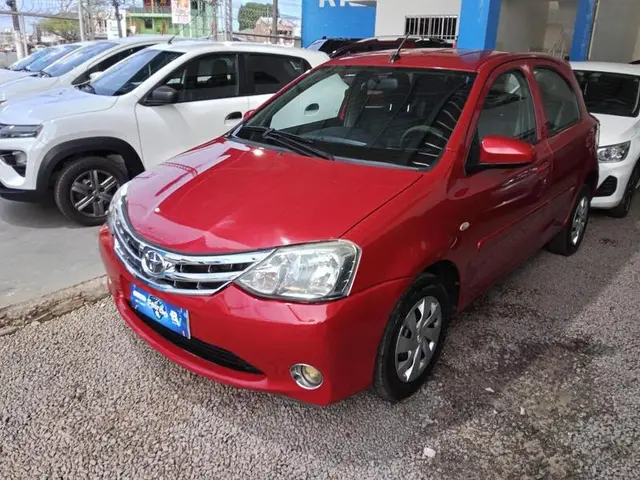 Carro Toyota Etios 2017 Platinum 1.5 (Aut) (Flex)