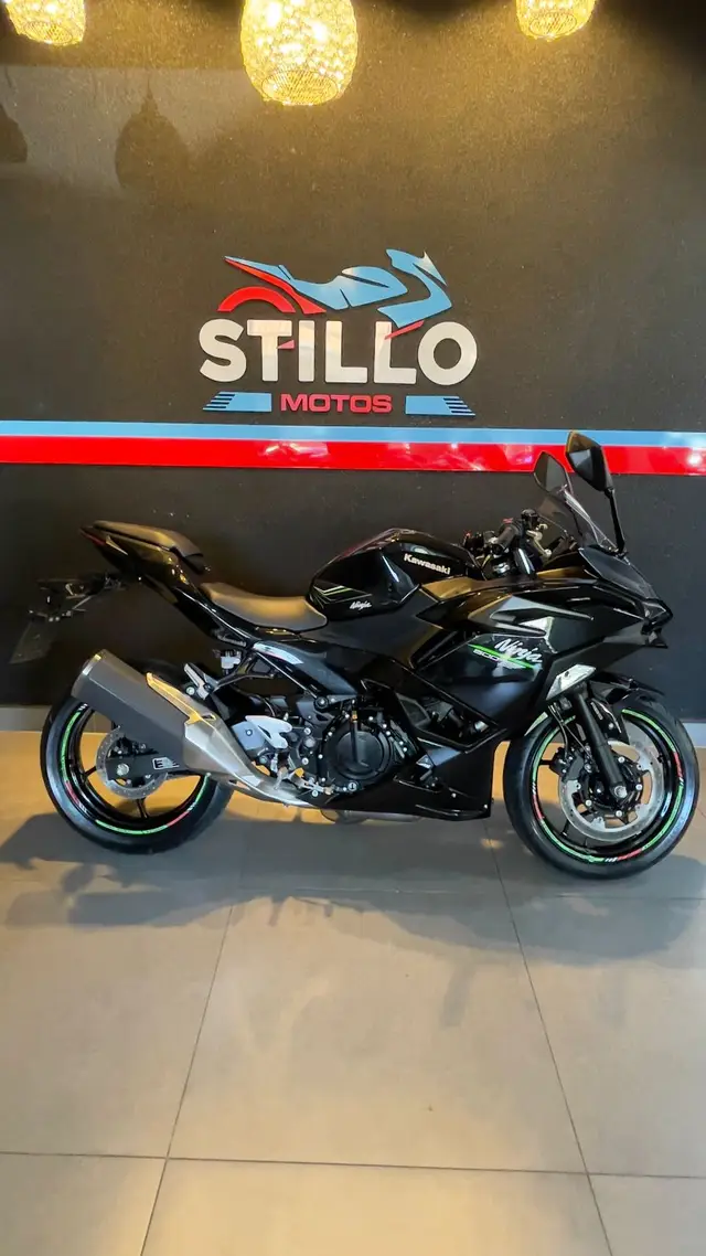 Moto Kawasaki Ninja 2025 500