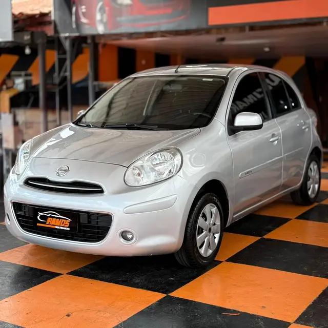 Carro Nissan March 2014 1.0 16V S (Flex)