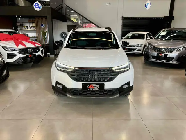 Carro Fiat Strada 2025 Volcano 1.3 Flex 8V CD Aut.