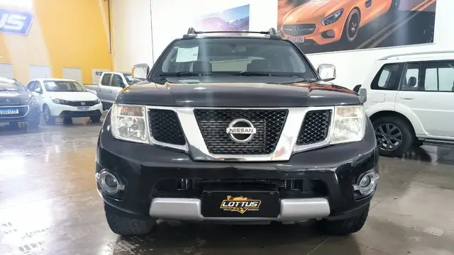 Carro Nissan Frontier 2014 2.5 TD CD 4x4 SL (Aut)