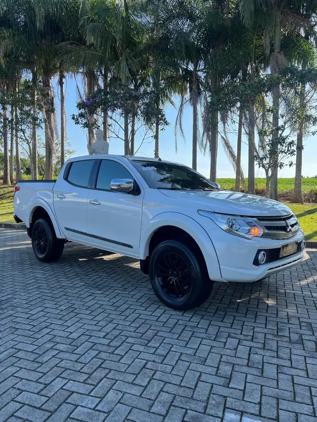 Carro Mitsubishi L200 Triton Sport 2018 Sport 2.4 DID-H HPE 4WD (Aut)