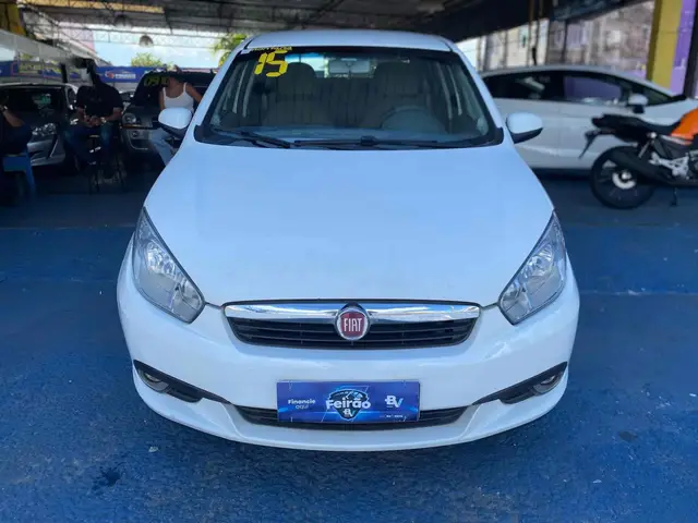 Carro Fiat Grand Siena 2015 Essence 1.6 16V Dualogic (Flex)