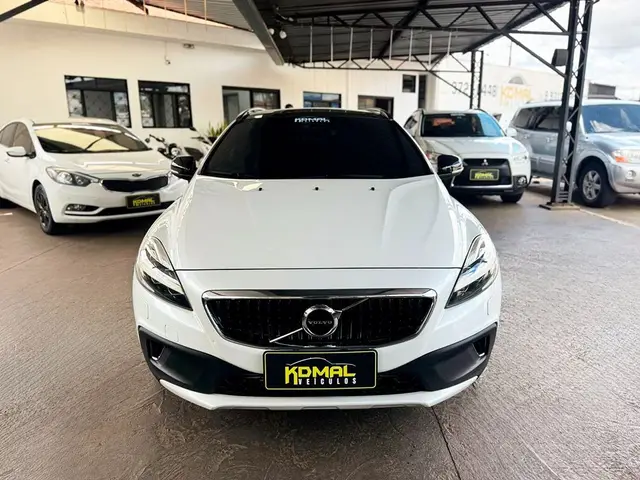 Carro Volvo V40 2018 2.0 T4 Cross Country