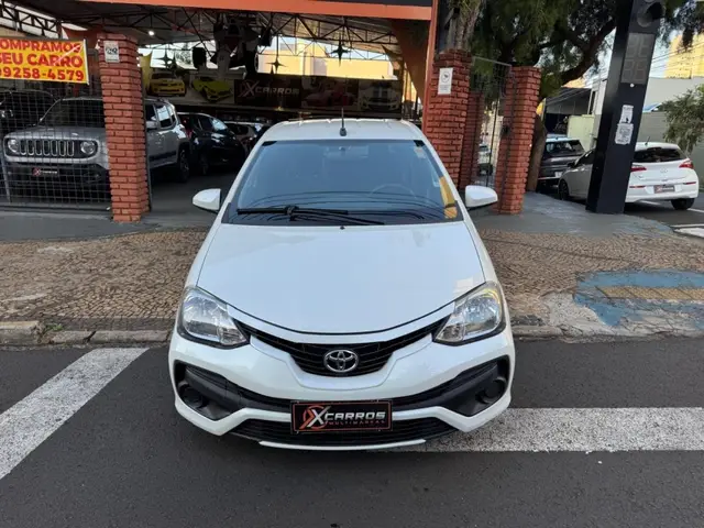 Carro Toyota Etios 2018 X 1.3 (Flex)