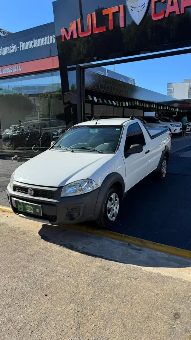 Carro Fiat Strada 2015 Working 1.4 (Flex)