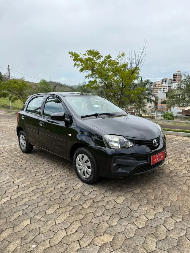 Carro Toyota Etios 2018 XS 1.5 (Aut) (Flex)