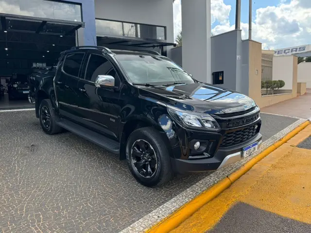 Carro Chevrolet S10 Cabine Dupla 2023 High Country 2.8 Turbodiesel (Aut.)