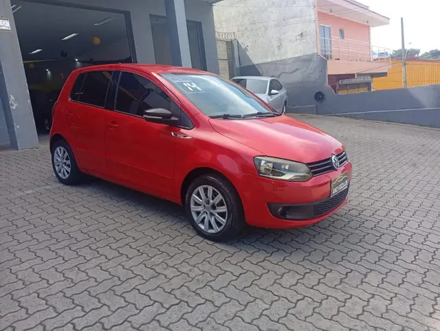 Carro Volkswagen Fox 2014 1.0 TEC (Flex) 4p