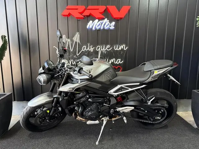Moto Triumph Street Triple 765 2024 R
