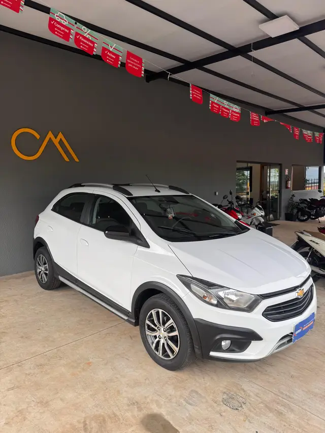 Carro Chevrolet Onix 2018 1.4 Activ SPE/4 (Aut)