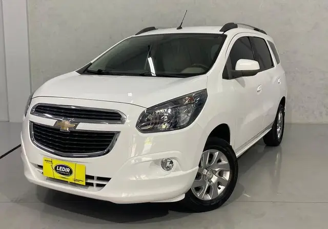 Carro Chevrolet Spin 2015 Activ 1.8 (Flex)