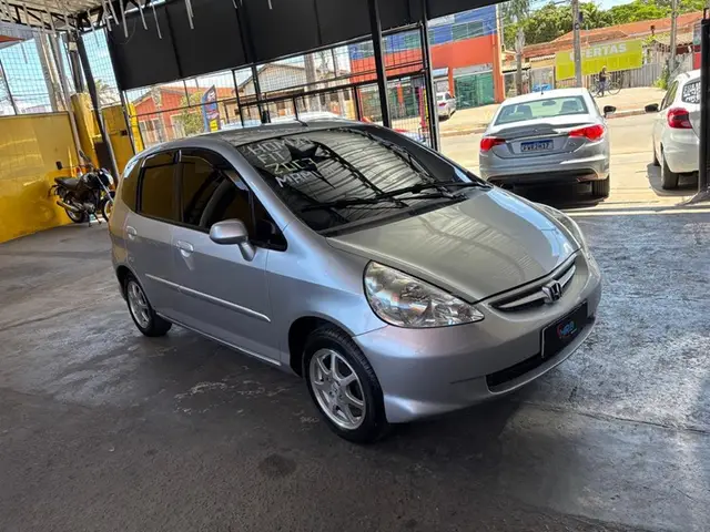 Carro Honda Fit 2007 LX 1.4