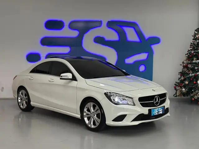 Carro Mercedes-Benz CLA 200 2015 1.6 Urban DCT