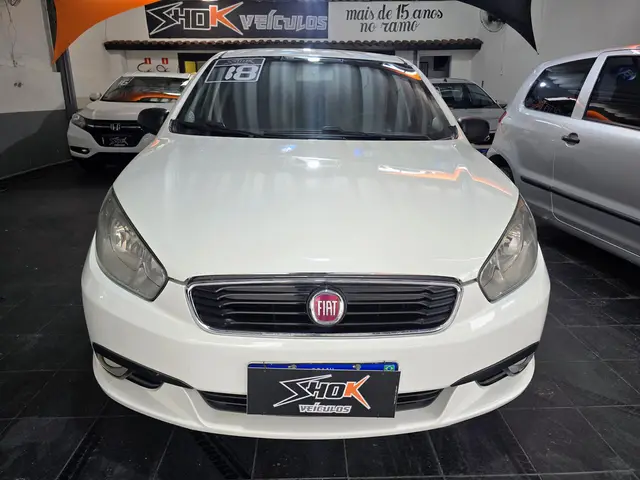 Carro Fiat Grand Siena 2018 Attractive 1.0 (Flex)