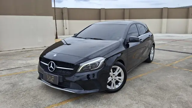 Carro Mercedes-Benz Classe A  2016 200 1.6 Turbo FlexFuel DCT