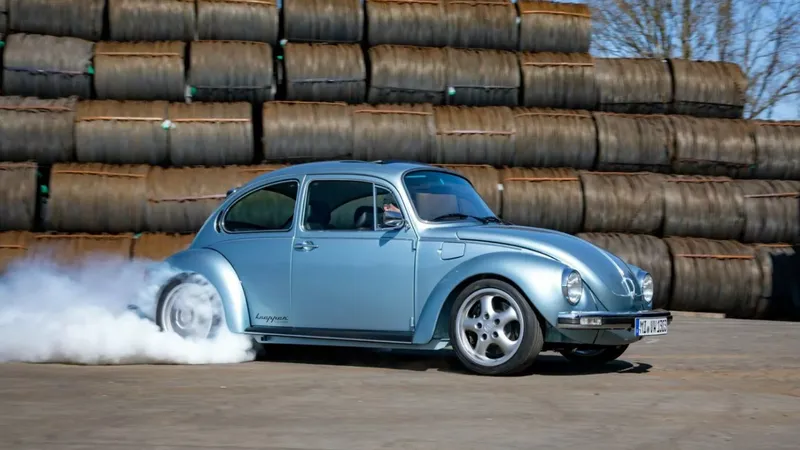 Esse VW Fusca é um Porsche disfarçado com motor Tesla e 0 a 100 km/h de Ferrari