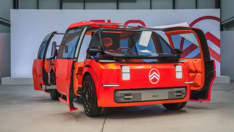 Citröen mira em uma Kombi elétrica e revela nova minivan futurista de seis lugares