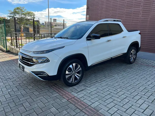 Carro Fiat Toro 2022 Volcano 2.0 TDI 4x4 (Aut)