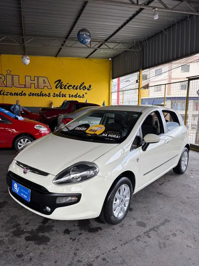 Carro Fiat Punto 2017 Attractive 1.4 (Flex)